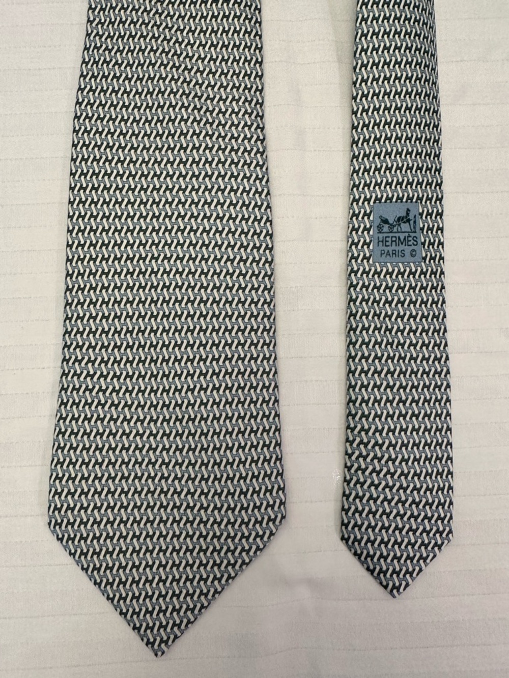 Hermès Paris Silk Tie Gray Blue Geometric Pattern